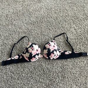 VS PINK wear everywhere lightly lined push up bra